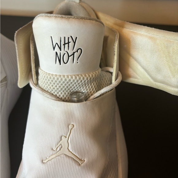 Nike Jordan Why Not Zer0.1 Triple White Athletic Shoes Size 6.5 Youth / 8 Womens - Picture 13 of 16